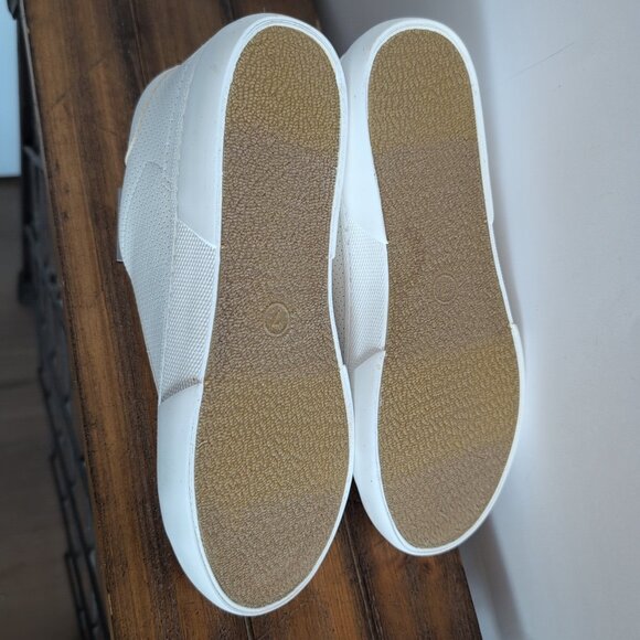 NWT Women's Maddison Sneakers - A New Day™ Size 7 White Shoe Extra Padding - Picture 7 of 8